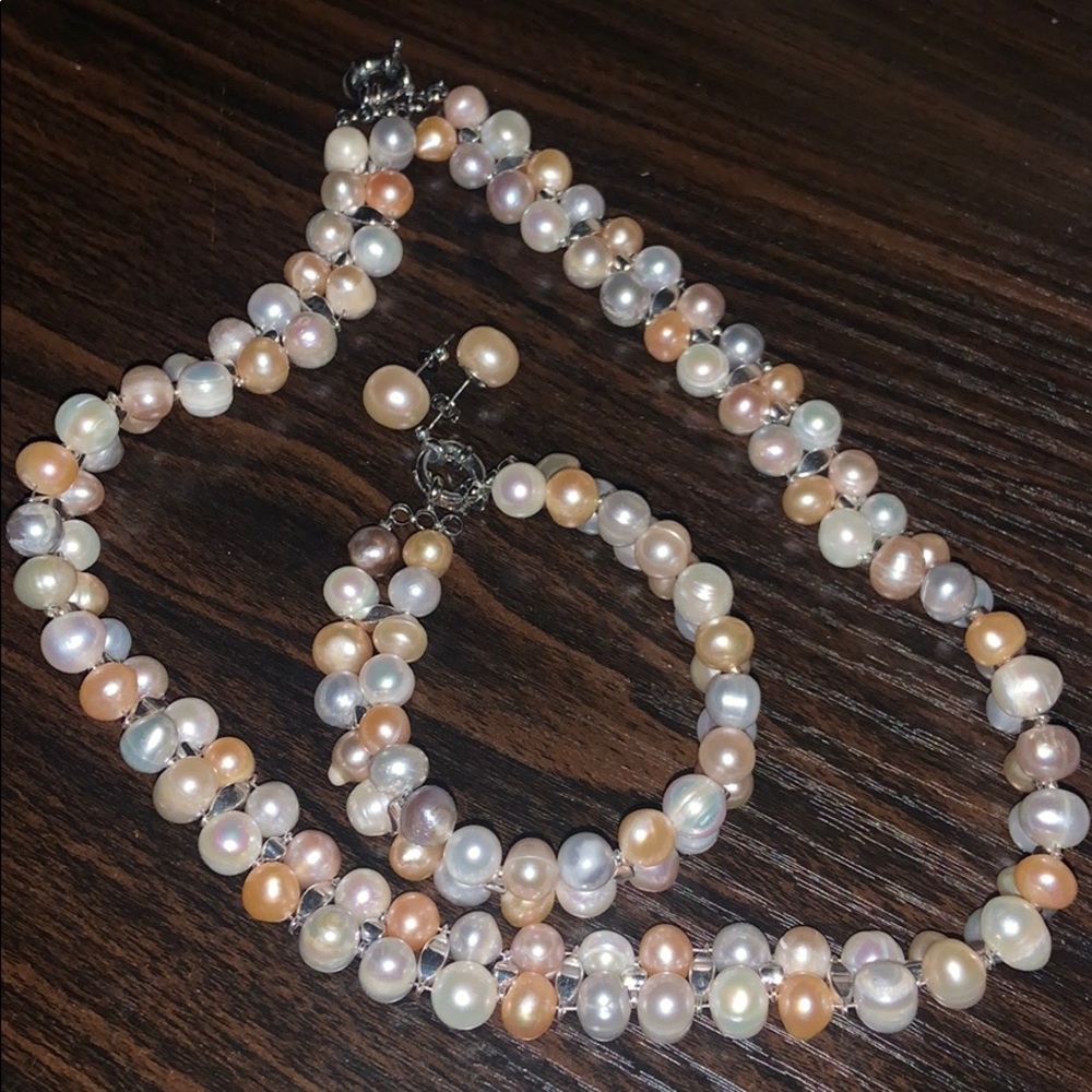 Pearl necklace set